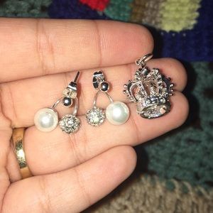 Beautiful Faux Pearl earrings and crown charm👏🏼